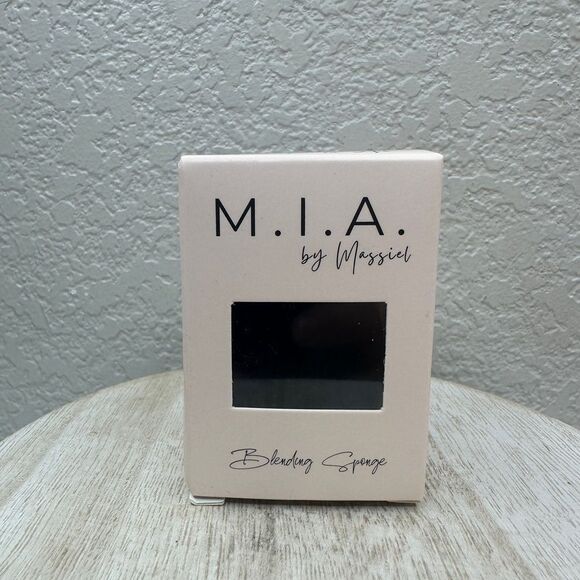 $5 🌙 MIA By Massiel Beauty Blender Sponge 🆕‎ - Picture 1 of 3